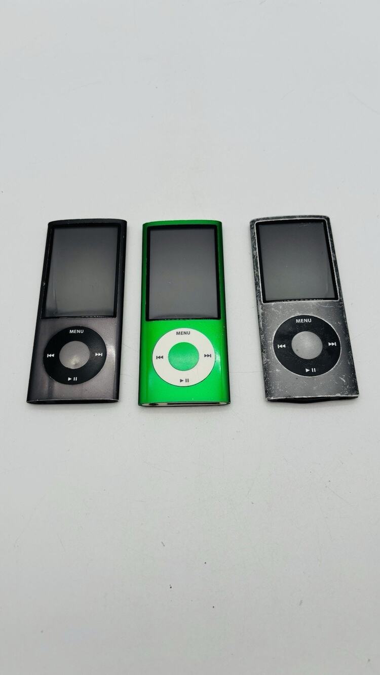 2 Apple iPod Nano 5th Gen A1320 And One 4th Gen A1285 All For Parts And Repair - Picture 1 of 16